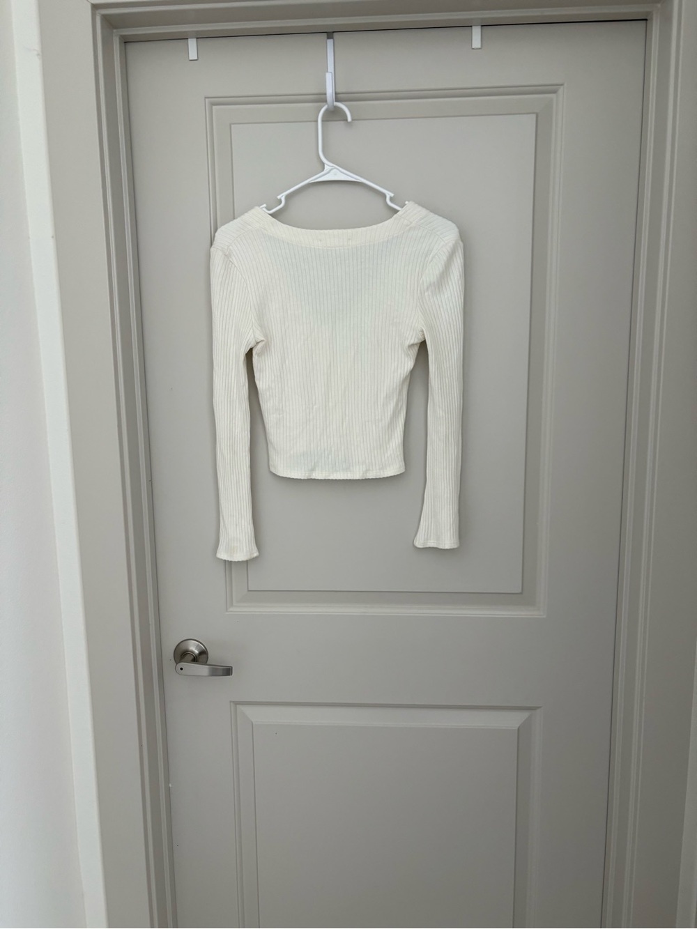 Reformation Cream Ribbed V-Neck Button-Front Top Size S - Picture 4 of 6